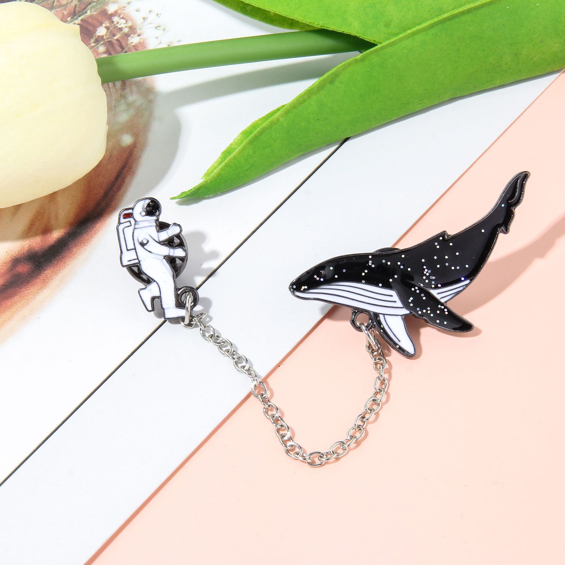 แฟชั่นการ์ตูนเข็มกลัดปลาป้ายนั - Embroidery Whale บทวิจารณ์และราคา